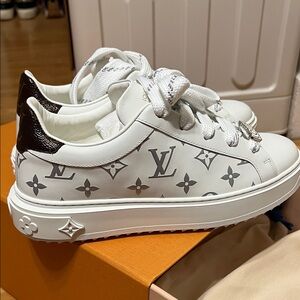Louis Vuitton Signature Time Out shoes